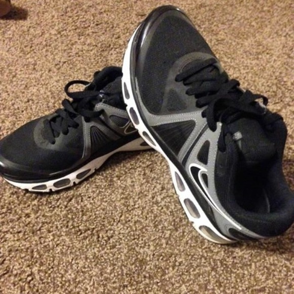 Nike tennis shoes