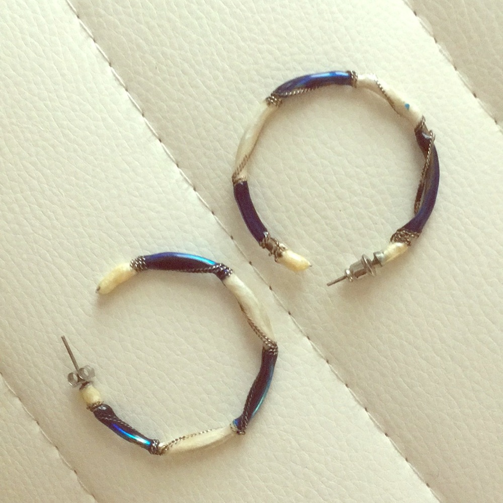 vintage white & blue hoops!
