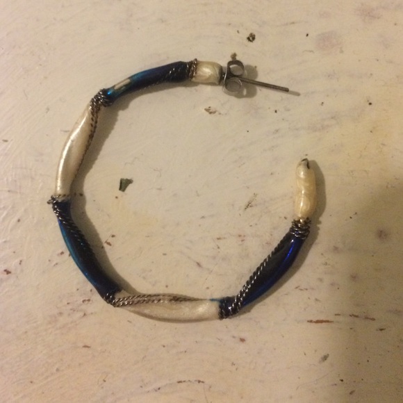 vintage white & blue hoops! - Picture 5 of 5