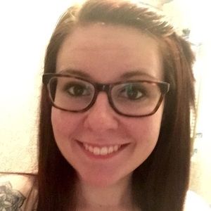 Meet your Posher, Leah