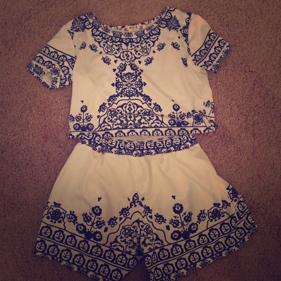Porcelain style matching two piece set