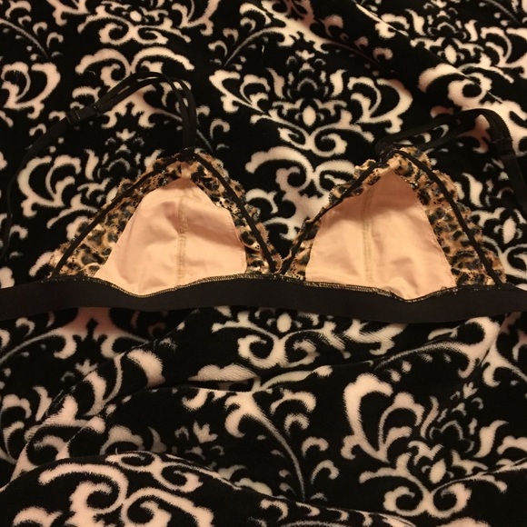 Pink bralette - Picture 2 of 3