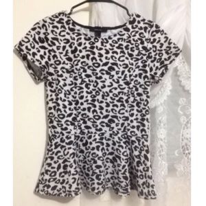 Black and white print top