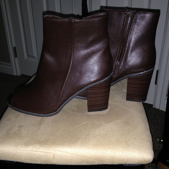 Brown pleather ankle boots