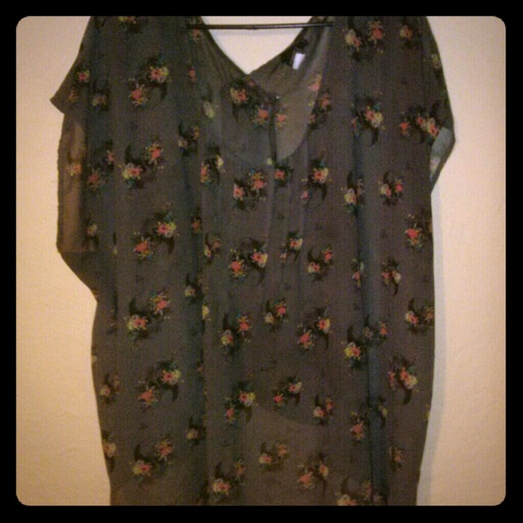 TORRID skulls & flowers tulip back top