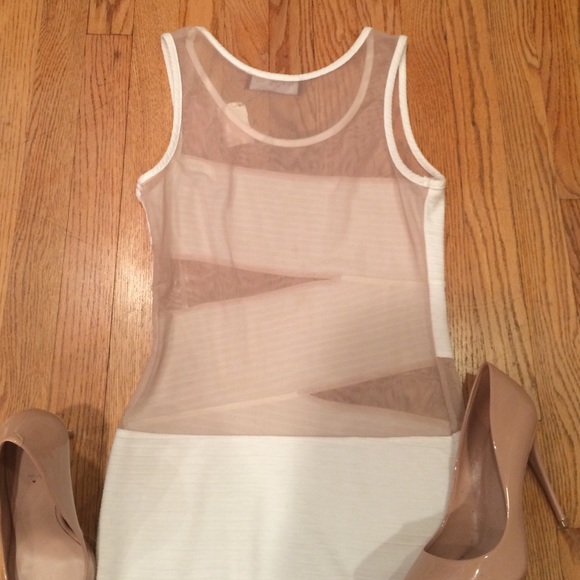 White Dress NWT - Picture 4 of 4