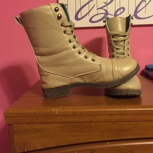 Combat boots!😇