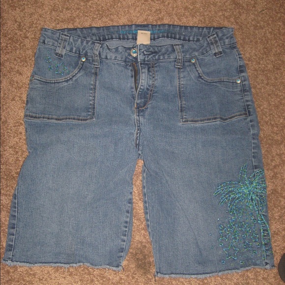 Arizona Jean Co. Bermuda length shorts