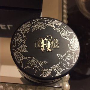 Kat Von D lock it powder foundation