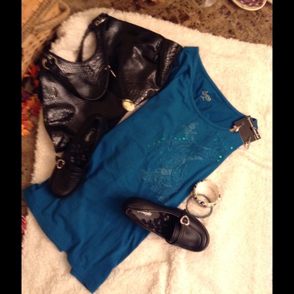 ❤️ D & Company top size 3x