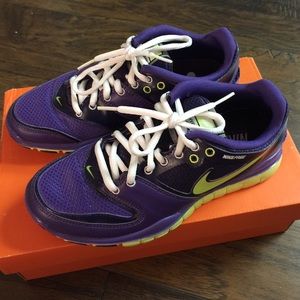 WMNS NIKE FREE HYPERTR