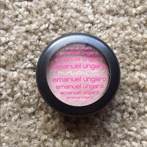 SOLD!! MAC Limited Edition cream color base