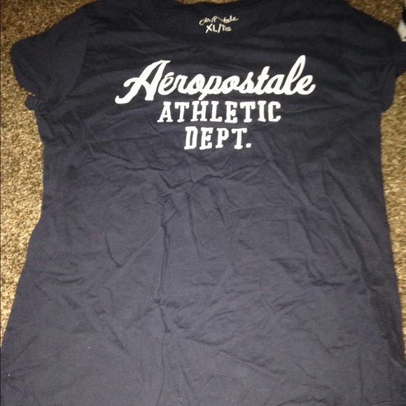 Aeropostale graphic tee, never been worn!