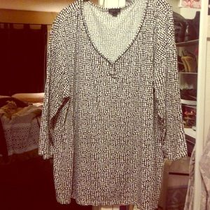 ⚪️⚫Lovely top by j•jill ⚫️⚪️