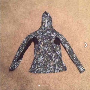 Lululemon lightweight hooded 1/4 zip