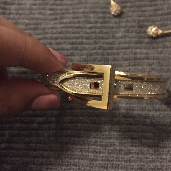 Gold Bracelet Set - Picture 3 of 4