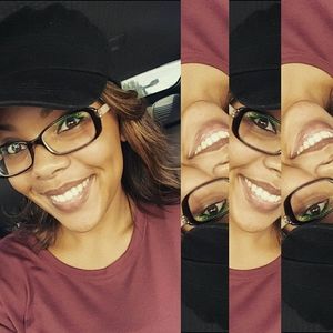 Meet your Posher, Alexis