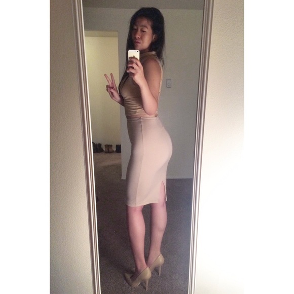 American Apparel Dresses & Skirts - American Apparel Nude Midi Pencil Skirt Sz M