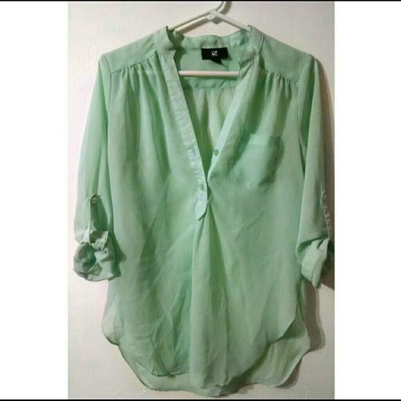 ❌MAKE AN OFFER❌ Mint green sheer top