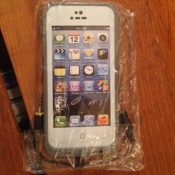 iPhone 5/5s life proof case