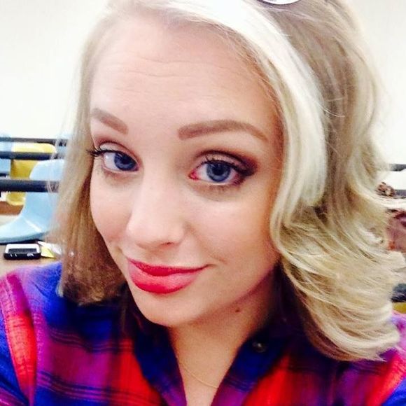 Meet your Posher, Kelli - Picture 1 of 1