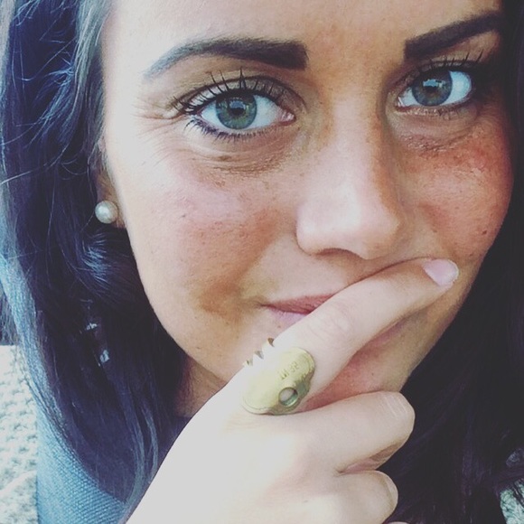 Meet your Posher, Hannah