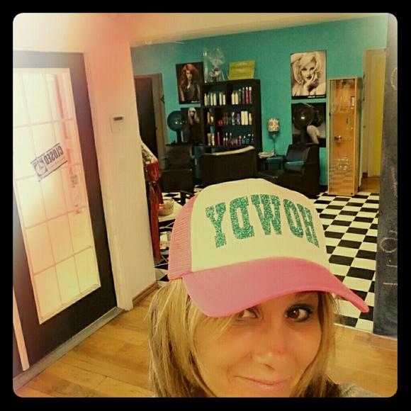 Pink howdy trucker hat