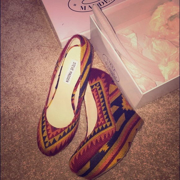 Aztec print wedges