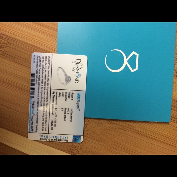 Engagement ring - Picture 3 of 3