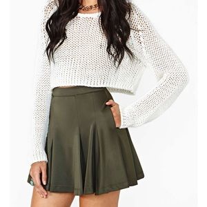2 pieces, Nasty gal crop sweater + skater skirt