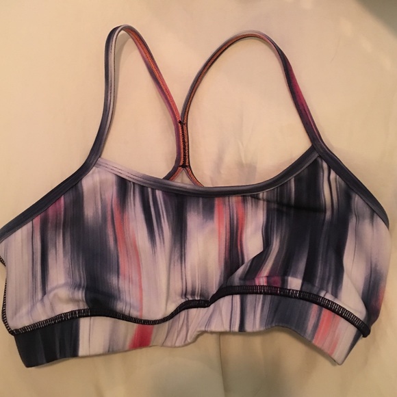 Lululemon bra size 6