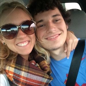 Meet your Posher, Lydia