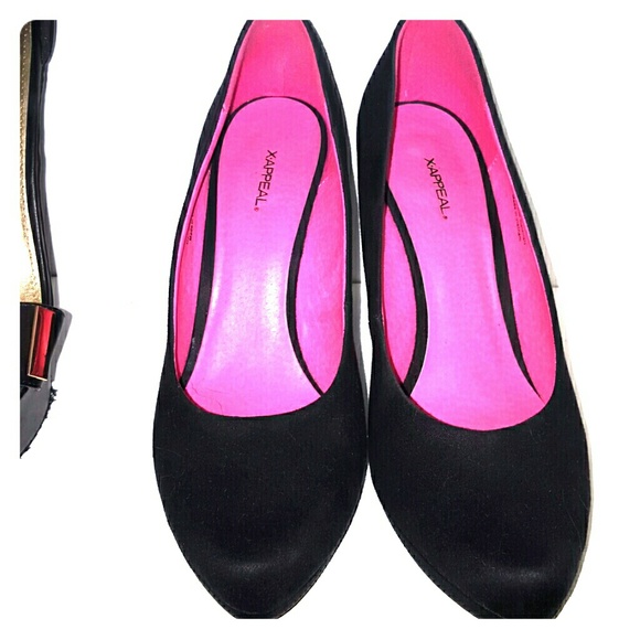 Xappeal Size 11 Black Pumps
