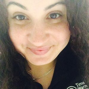 Meet your Posher, Amina