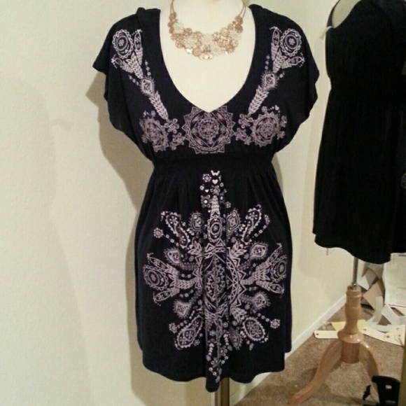 feathers Tops - NWOT Navy blue tunic