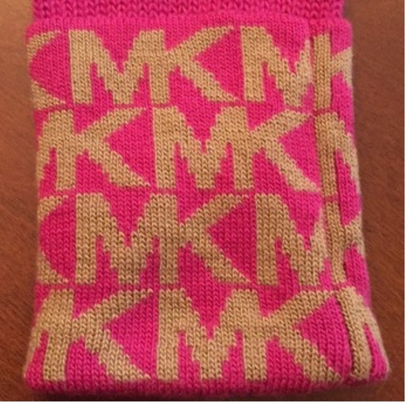 Fuchsia and tan Michael Kors gloves - Picture 2 of 4