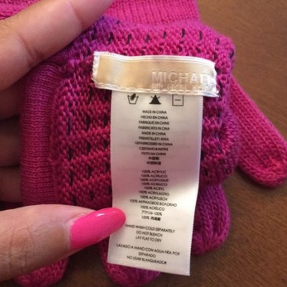 Fuchsia and tan Michael Kors gloves - Picture 3 of 4
