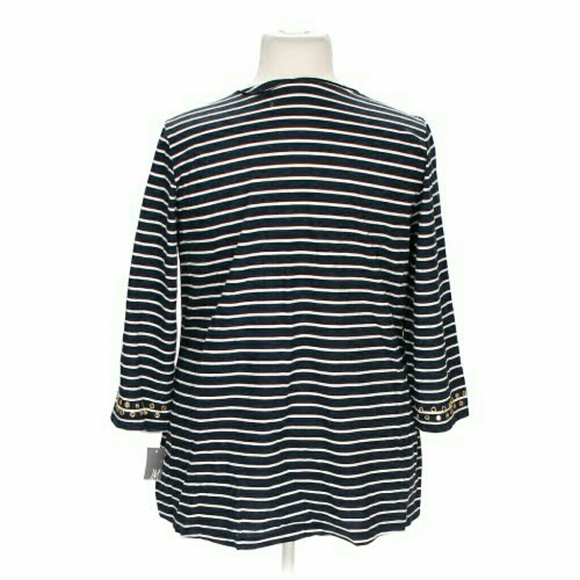 JM Collections Woman
Plus Size - Picture 2 of 2