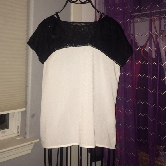 Pretty black and white top