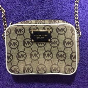 Authentic Michael Kors satchel purse!