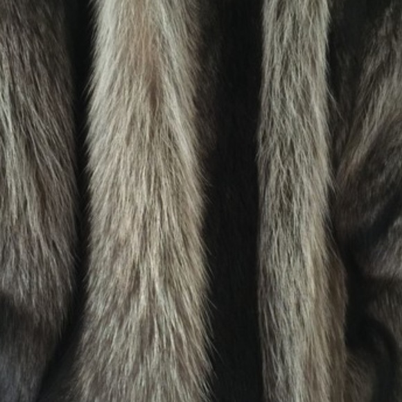 Raccon fur mid length coat - Picture 4 of 4