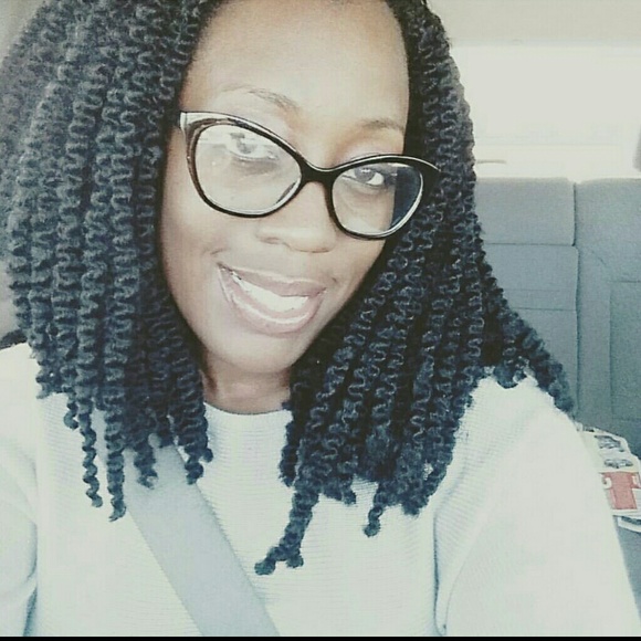 Meet your Posher, Felicia - Picture 1 of 1