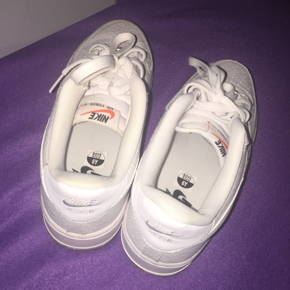 Low white gum bottom Air forces brand new! - Picture 4 of 4