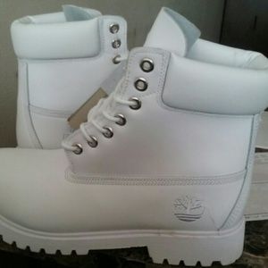 All white timberlanda