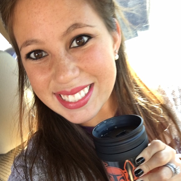 Meet your Posher, Hannah