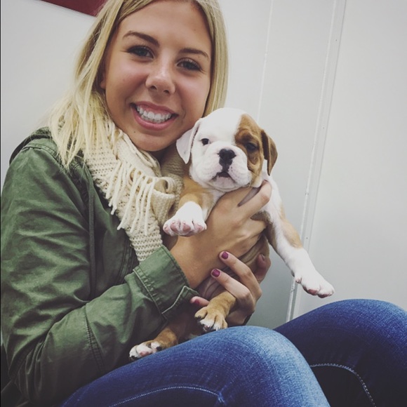 Meet your Posher, Ashlee - Picture 1 of 1