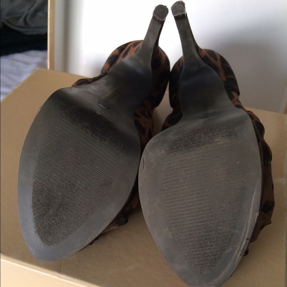 🚫REMOVED🚫Chinese Laundry Cheetah botties - Picture 4 of 4