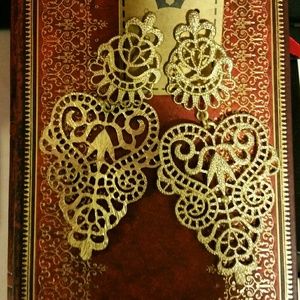 Stylish vintage like earrings