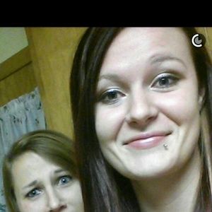 Meet your Posher, Demi