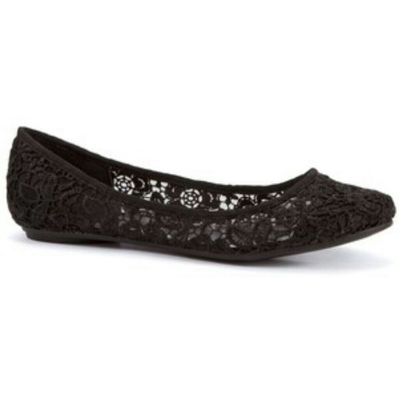 Black Lace Flats